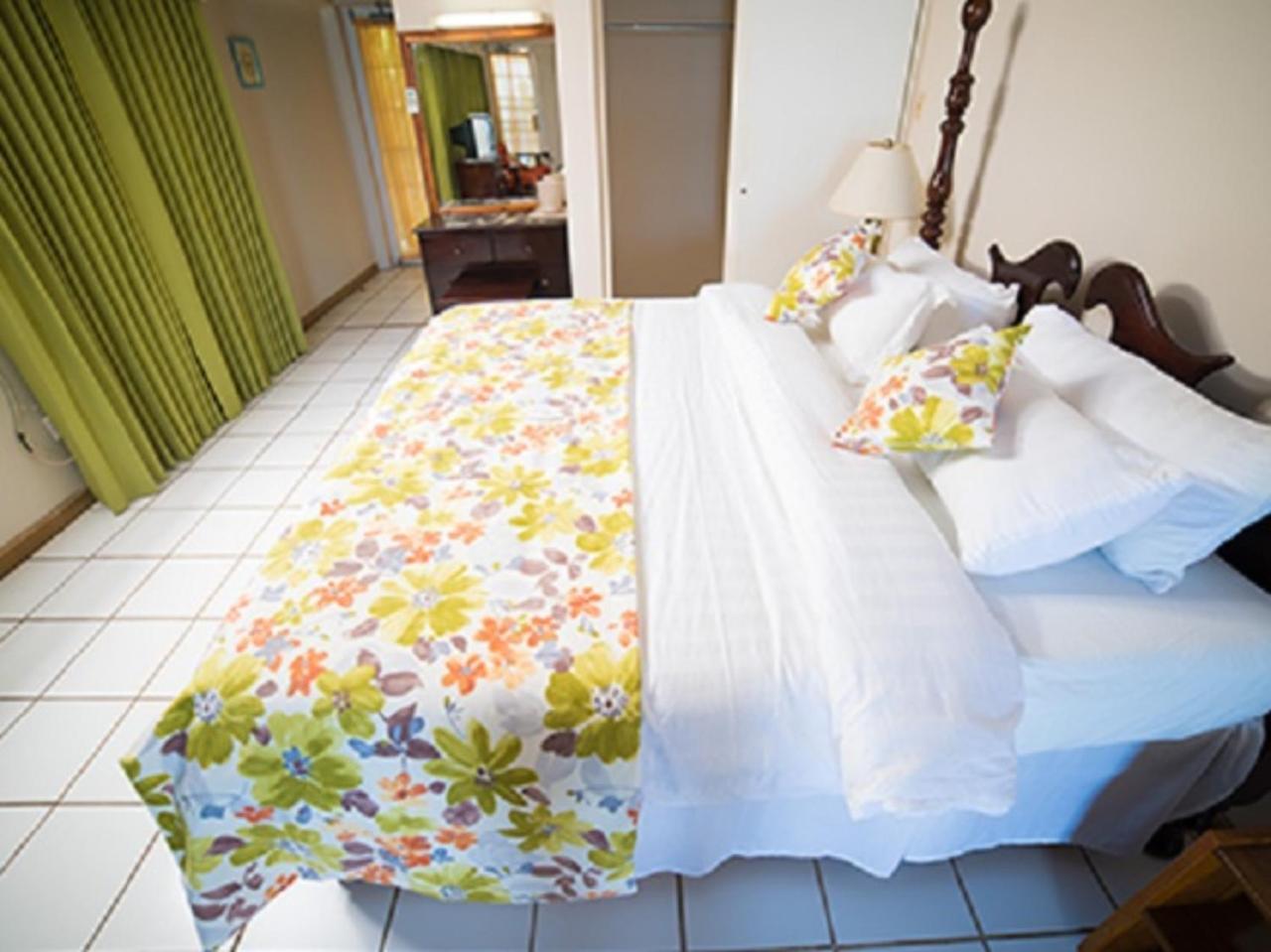 Treasure Beach Hotel Екстер'єр фото